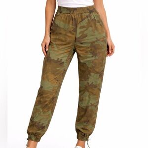 Levi's Green Camouflage Pull On Pants extra large pants